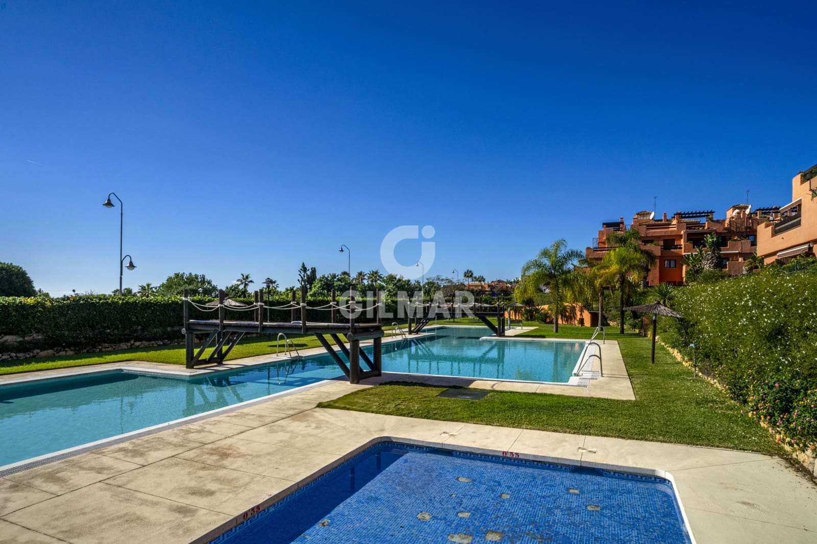 2 soverom Penthouse til salgs i Estepona med svømmebasseng garasje - € 525 000 (Ref: 9205982)