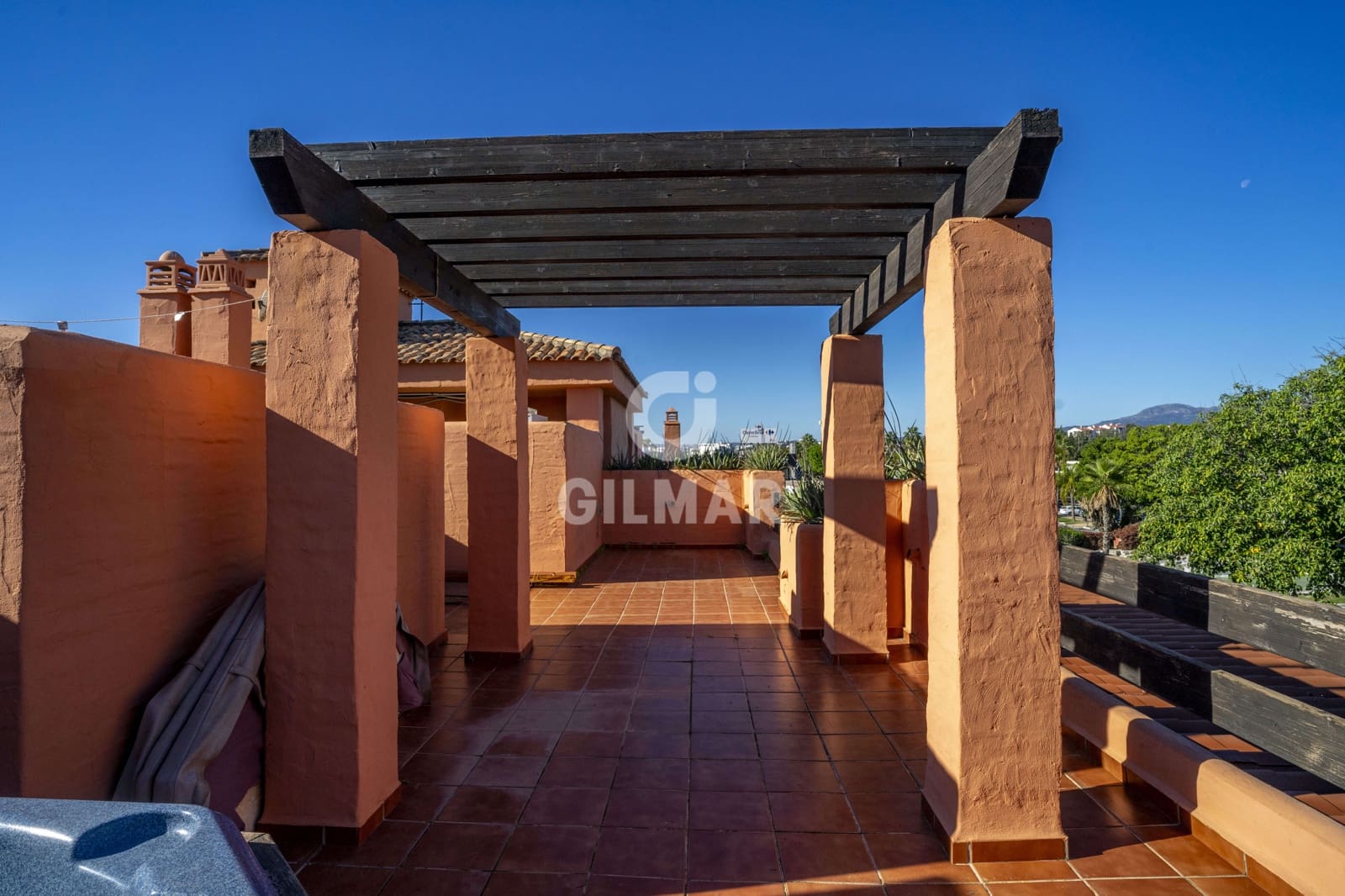 2 soverom Penthouse til salgs i Estepona med svømmebasseng garasje - € 525 000 (Ref: 9205982)