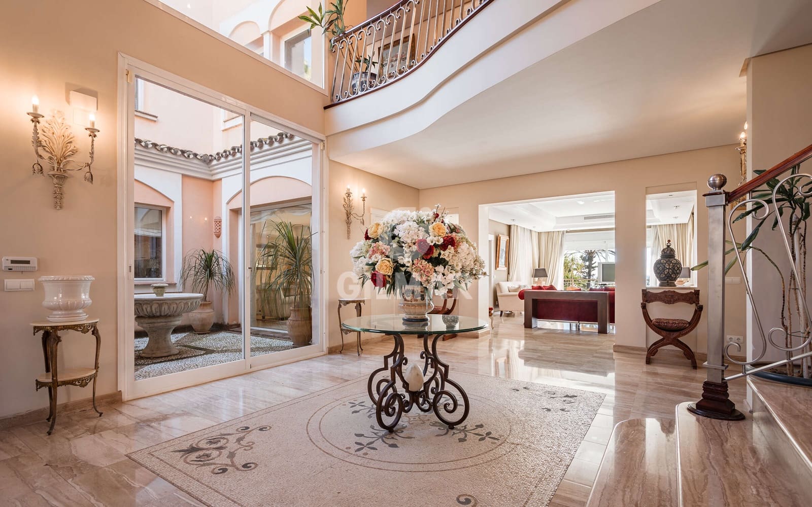 8 quarto Moradia para venda em Estepona com piscina garagem - 6 800 000 € (Ref: 9205983)