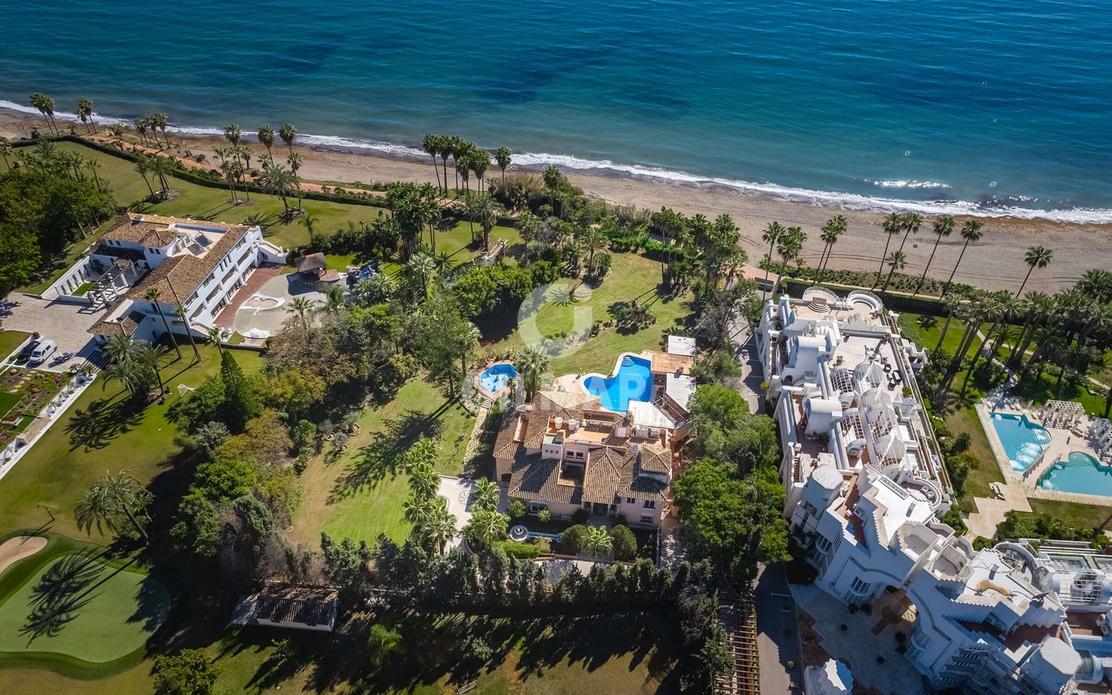 8 quarto Moradia para venda em Estepona com piscina garagem - 6 800 000 € (Ref: 9205983)