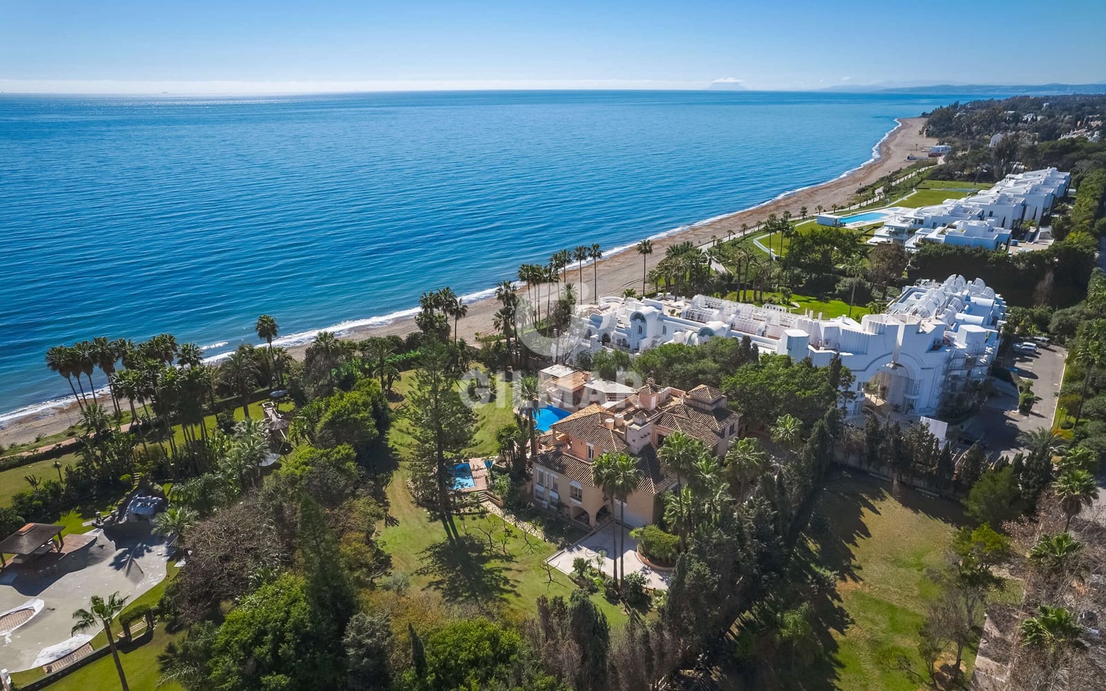 8 quarto Moradia para venda em Estepona com piscina garagem - 6 800 000 € (Ref: 9205983)