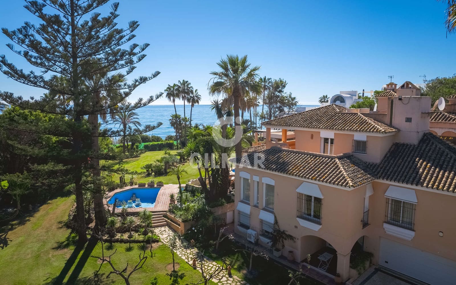 8 quarto Moradia para venda em Estepona com piscina garagem - 6 800 000 € (Ref: 9205983)