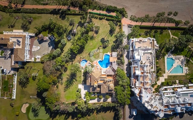 8 quarto Moradia para venda em Estepona com piscina garagem - 6 800 000 € (Ref: 9205983)