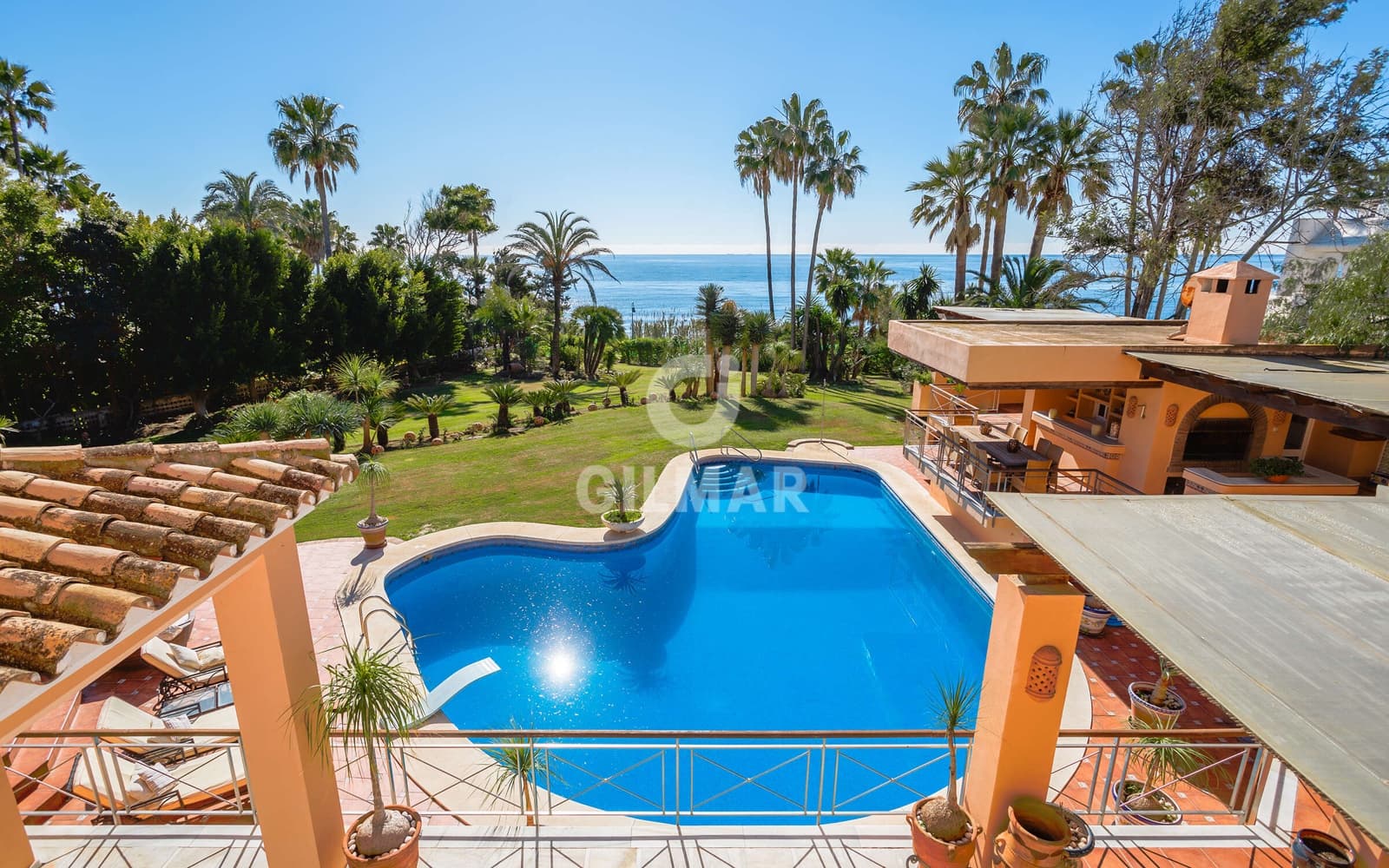 8 quarto Moradia para venda em Estepona com piscina garagem - 6 800 000 € (Ref: 9205983)