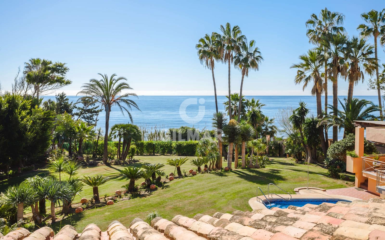 8 quarto Moradia para venda em Estepona com piscina garagem - 6 800 000 € (Ref: 9205983)