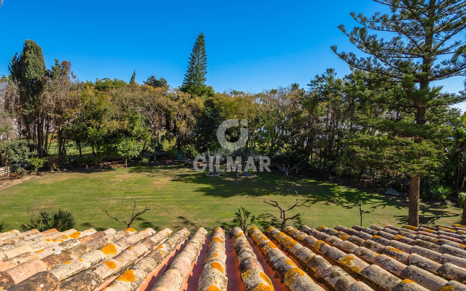 8 quarto Moradia para venda em Estepona com piscina garagem - 6 800 000 € (Ref: 9205983)