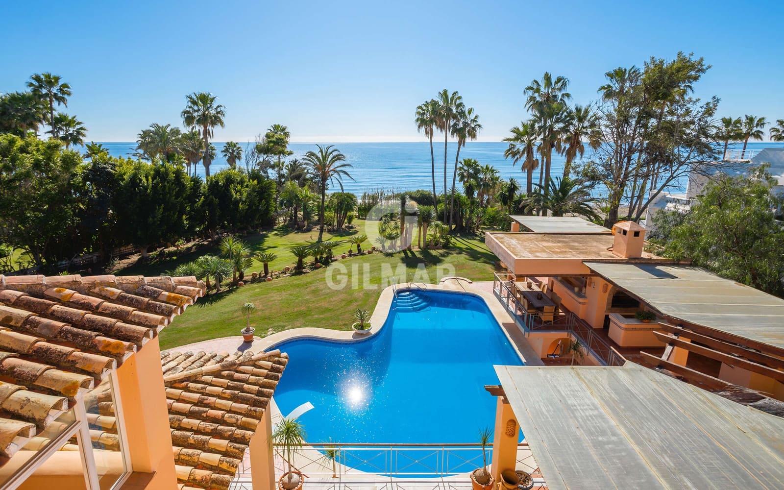 8 quarto Moradia para venda em Estepona com piscina garagem - 6 800 000 € (Ref: 9205983)