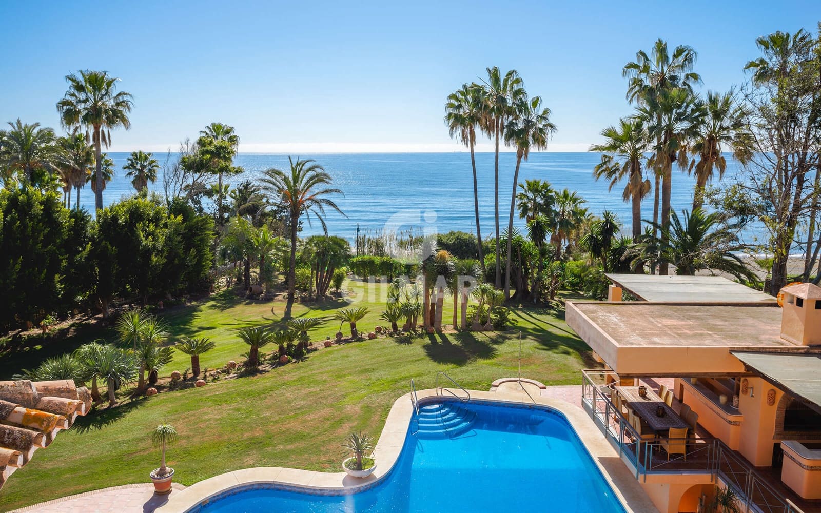8 quarto Moradia para venda em Estepona com piscina garagem - 6 800 000 € (Ref: 9205983)