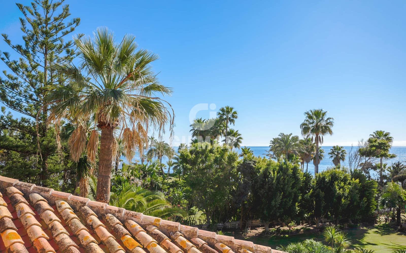 8 quarto Moradia para venda em Estepona com piscina garagem - 6 800 000 € (Ref: 9205983)