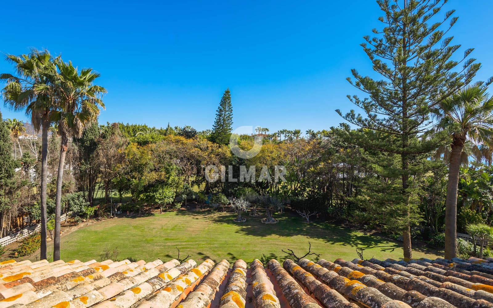 8 quarto Moradia para venda em Estepona com piscina garagem - 6 800 000 € (Ref: 9205983)