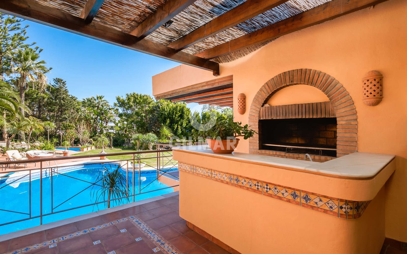 8 quarto Moradia para venda em Estepona com piscina garagem - 6 800 000 € (Ref: 9205983)