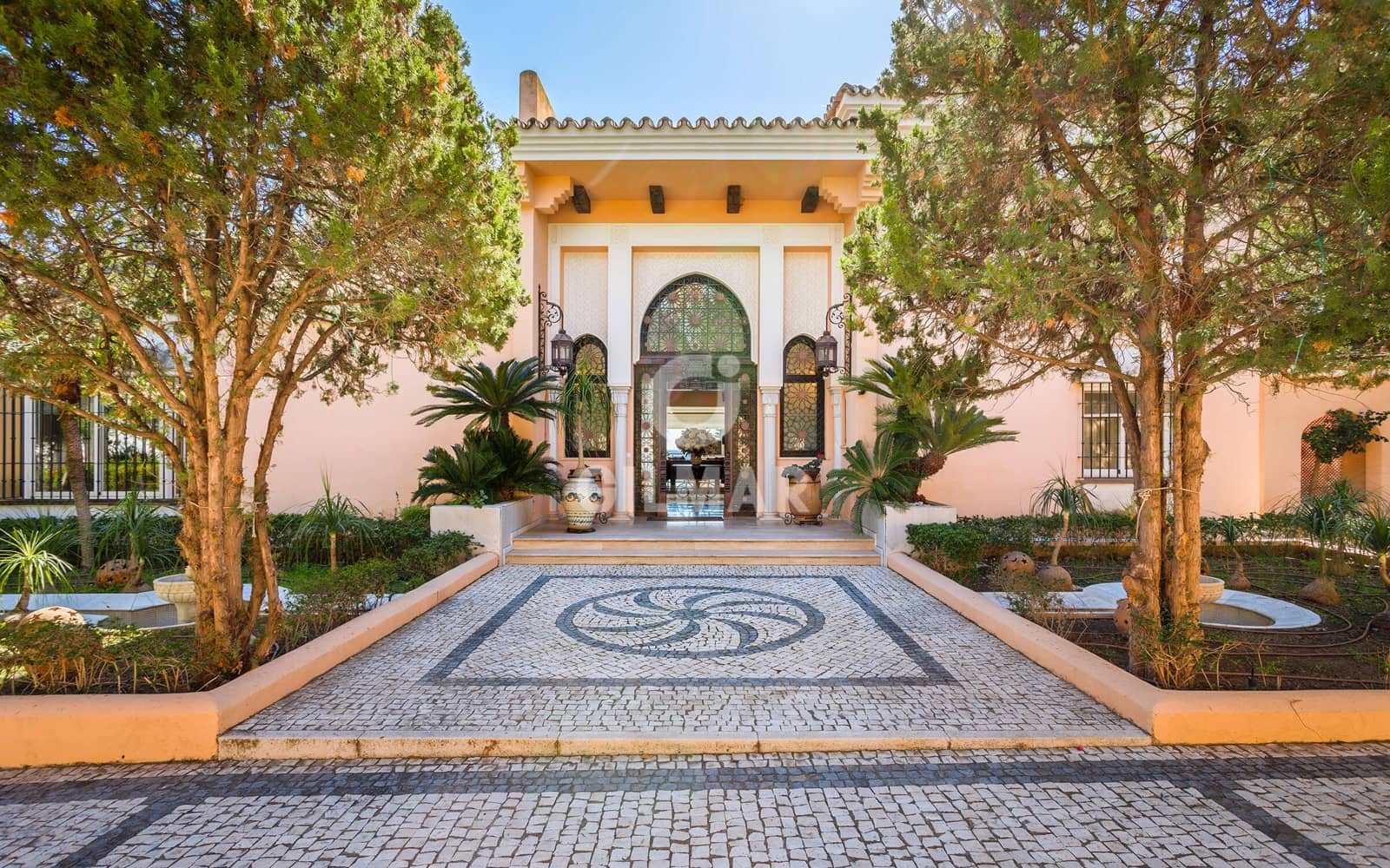 8 quarto Moradia para venda em Estepona com piscina garagem - 6 800 000 € (Ref: 9205983)