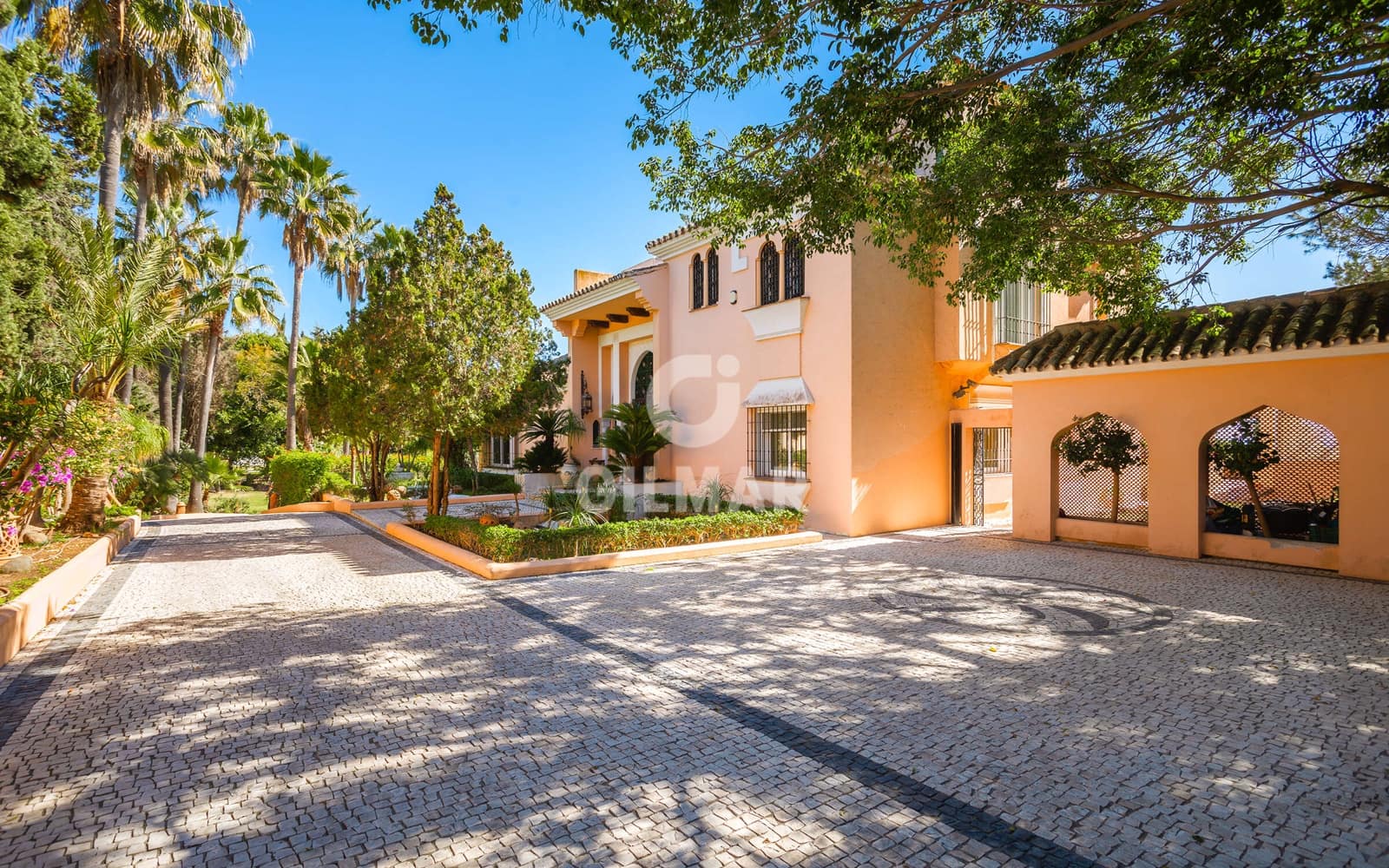 8 quarto Moradia para venda em Estepona com piscina garagem - 6 800 000 € (Ref: 9205983)