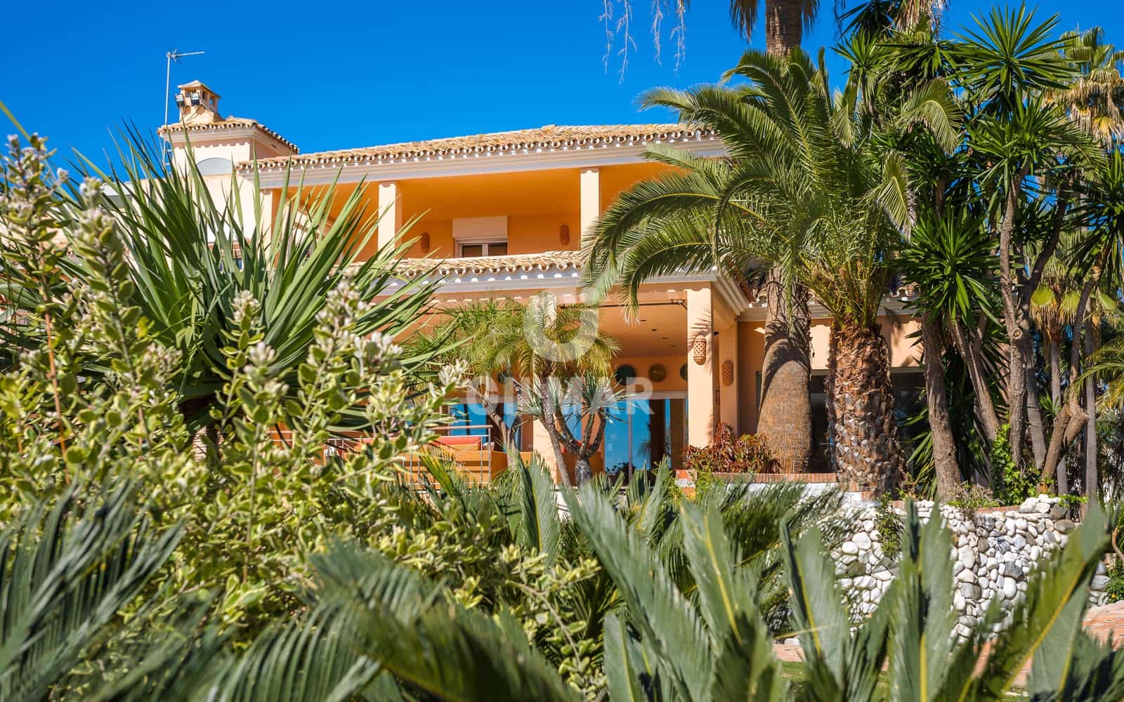 8 quarto Moradia para venda em Estepona com piscina garagem - 6 800 000 € (Ref: 9205983)