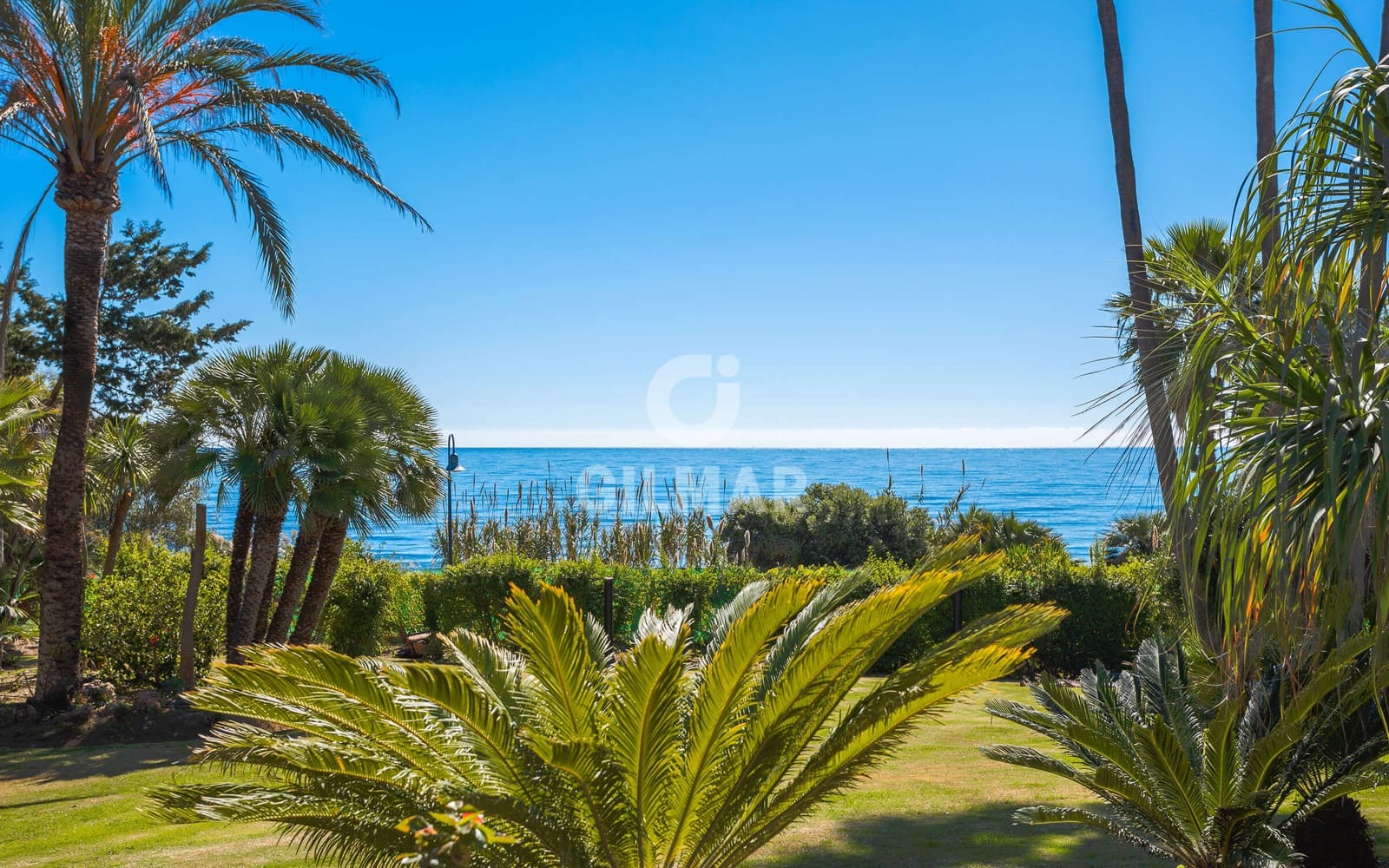 8 quarto Moradia para venda em Estepona com piscina garagem - 6 800 000 € (Ref: 9205983)