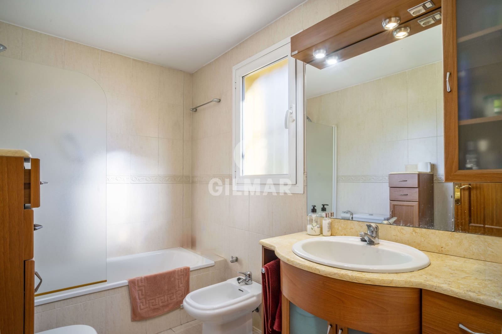 4 sypialnia Dom blizniak na sprzedaż w Estepona z garażem - 700 000 € (Ref: 9205985)