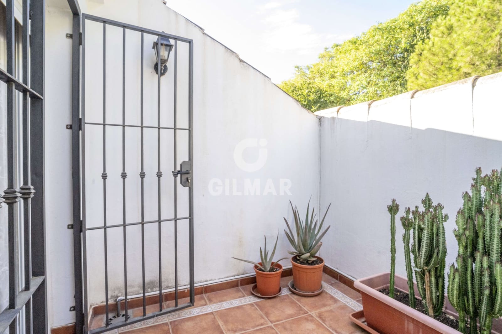 4 sypialnia Dom blizniak na sprzedaż w Estepona z garażem - 700 000 € (Ref: 9205985)