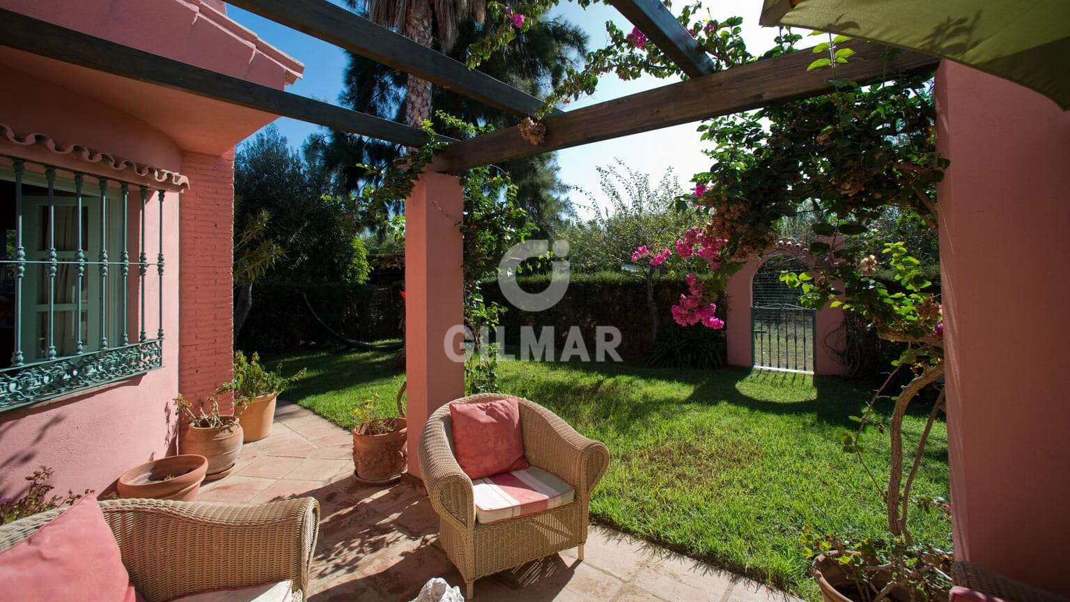 3 slaapkamer Villa te koop in Estepona - € 875.000 (Ref: 9205986)