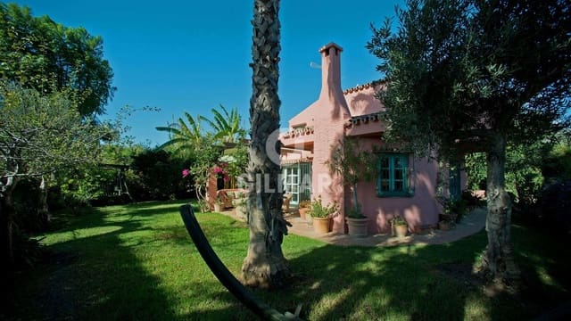 3 bedroom Villa for sale in Guadalobón, Estepona - € 875,000 (Ref: 9205986)
