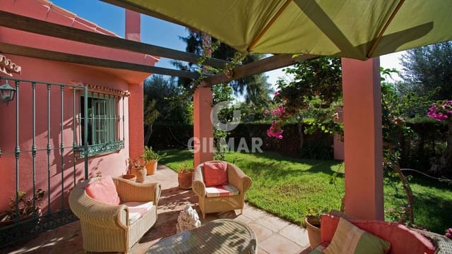 3 bedroom Villa for sale in Guadalobón, Estepona - € 875,000 (Ref: 9205986)