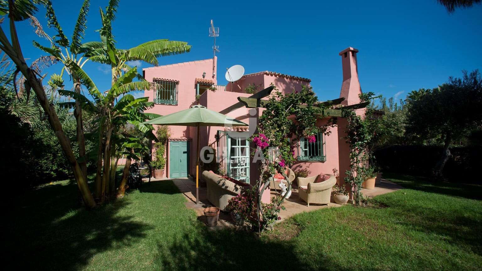 3 slaapkamer Villa te koop in Estepona - € 875.000 (Ref: 9205986)