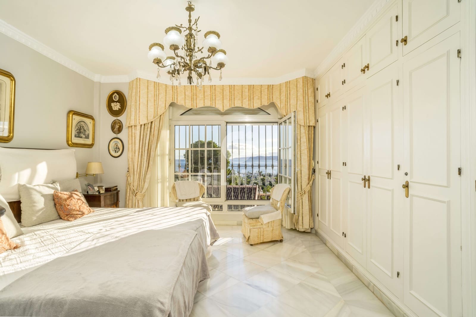 7 bedroom Villa for sale in Estepona with pool garage - € 3,800,000 (Ref: 9205987)