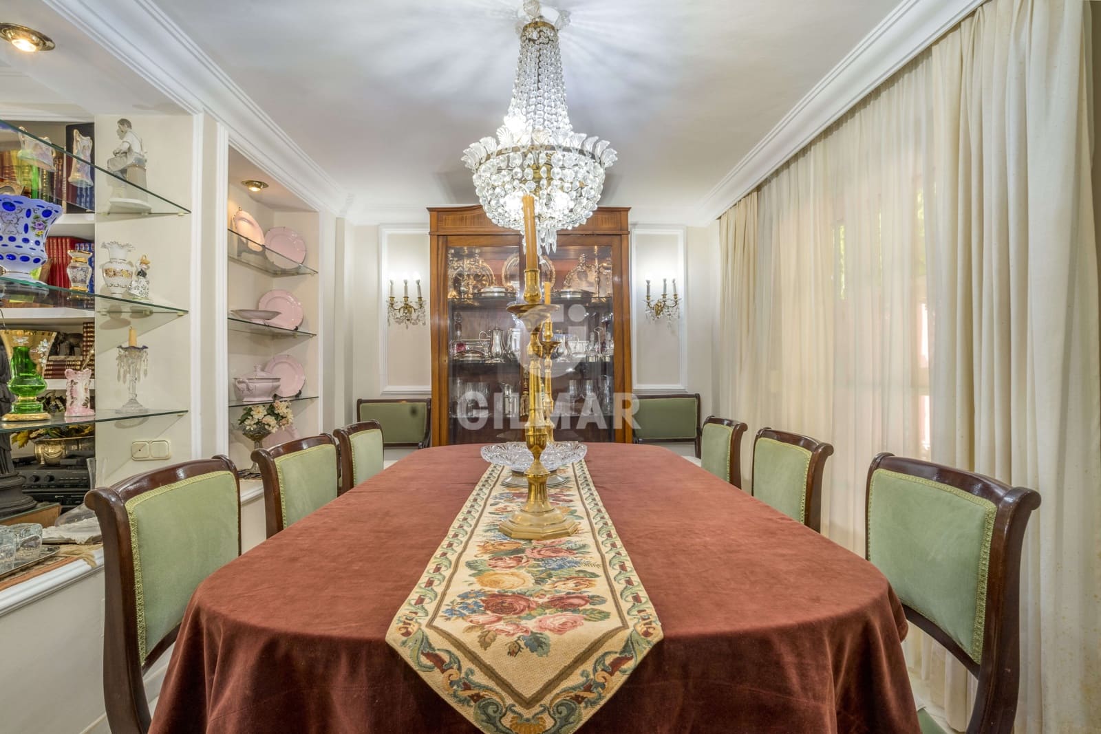 7 bedroom Villa for sale in Estepona with pool garage - € 3,800,000 (Ref: 9205987)