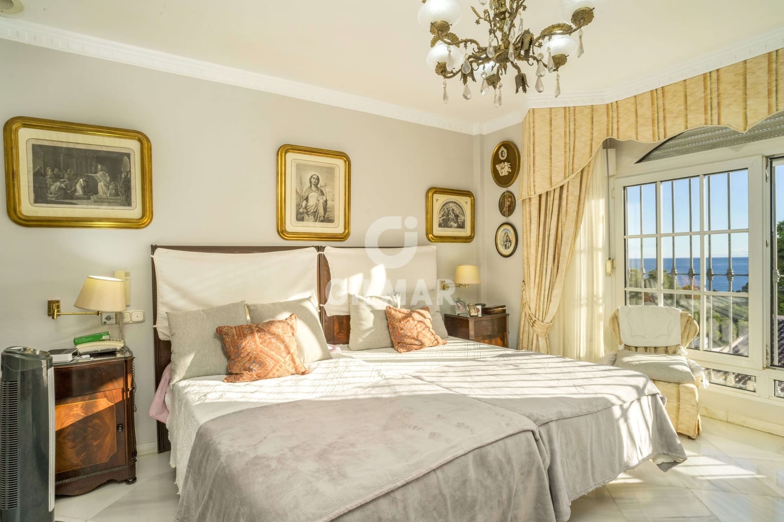 7 bedroom Villa for sale in Estepona with pool garage - € 3,800,000 (Ref: 9205987)