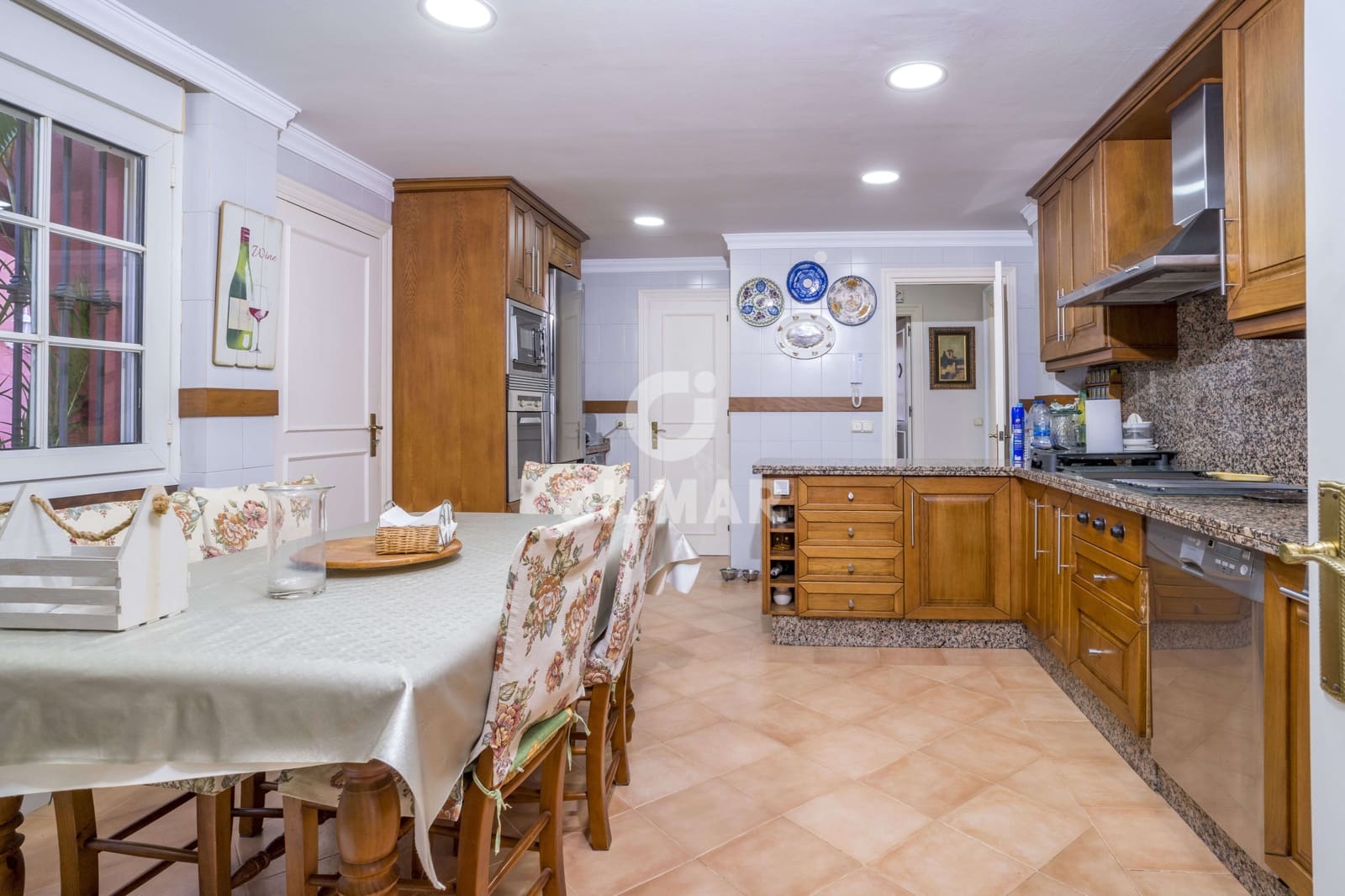 7 bedroom Villa for sale in Estepona with pool garage - € 3,800,000 (Ref: 9205987)