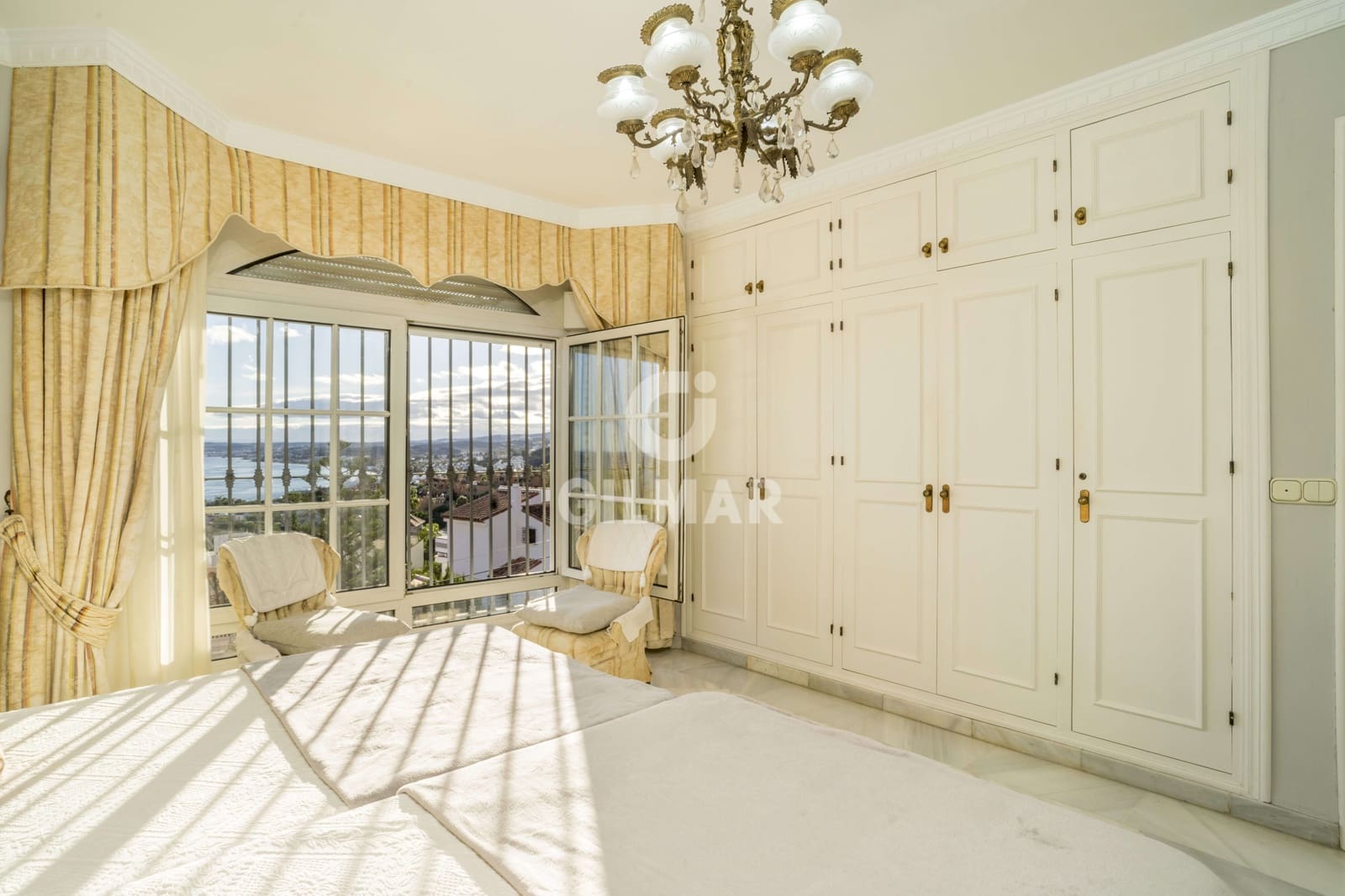 7 bedroom Villa for sale in Estepona with pool garage - € 3,800,000 (Ref: 9205987)