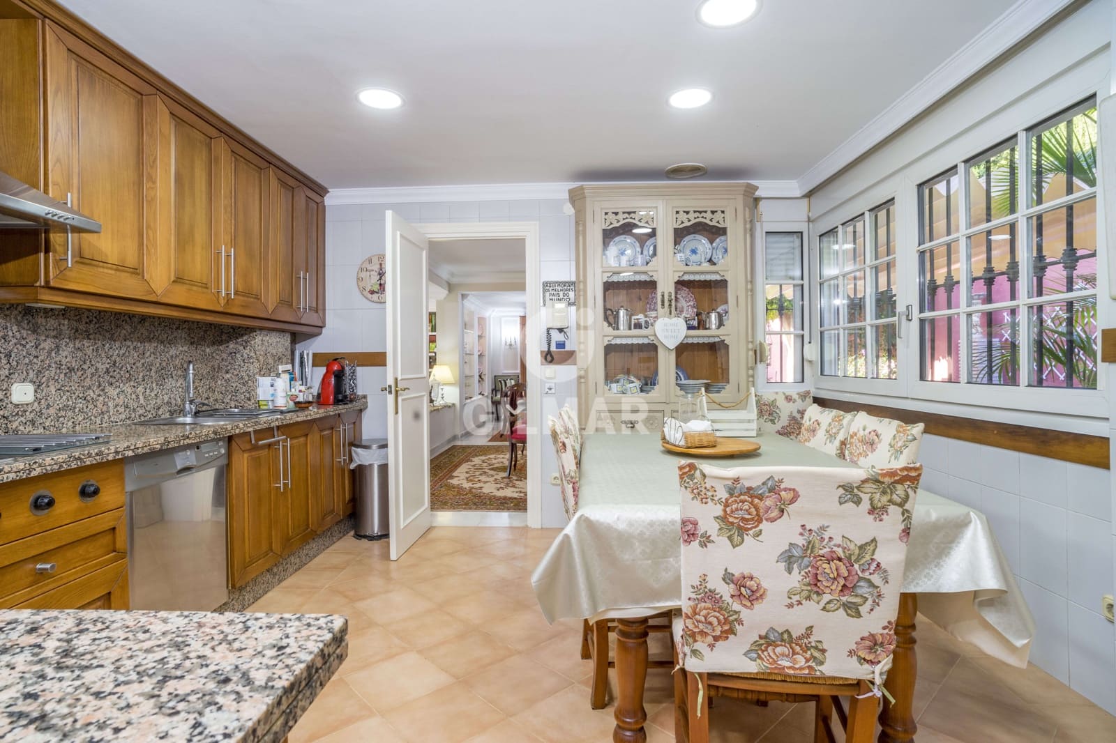 7 bedroom Villa for sale in Estepona with pool garage - € 3,800,000 (Ref: 9205987)