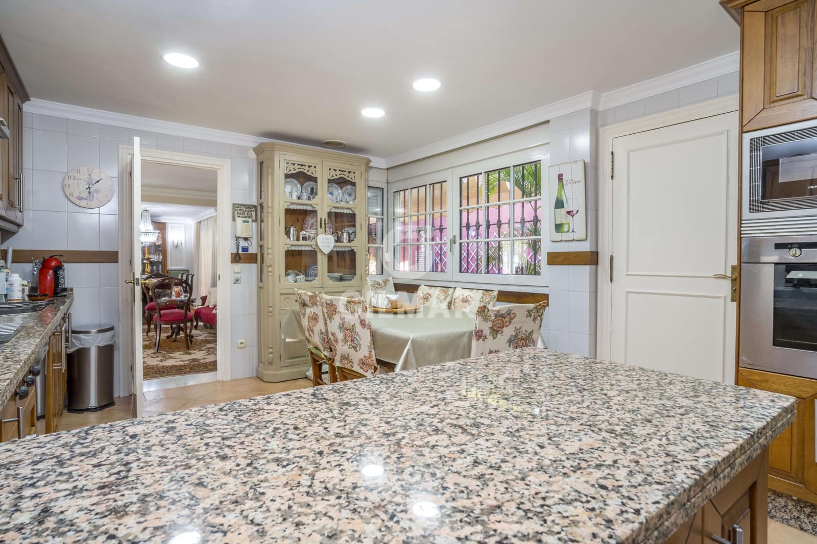 7 bedroom Villa for sale in Estepona with pool garage - € 3,800,000 (Ref: 9205987)