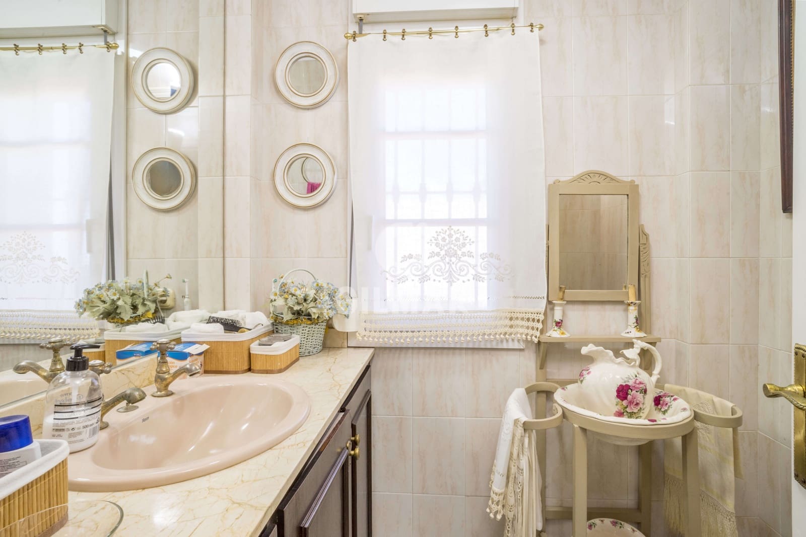 7 bedroom Villa for sale in Estepona with pool garage - € 3,800,000 (Ref: 9205987)