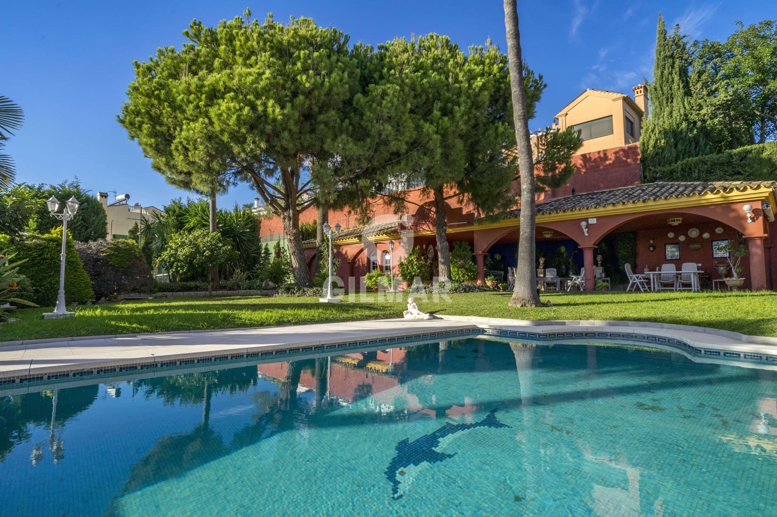 7 bedroom Villa for sale in Estepona with pool garage - € 3,800,000 (Ref: 9205987)