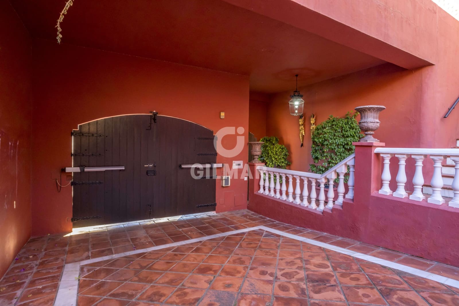 7 bedroom Villa for sale in Estepona with pool garage - € 3,800,000 (Ref: 9205987)