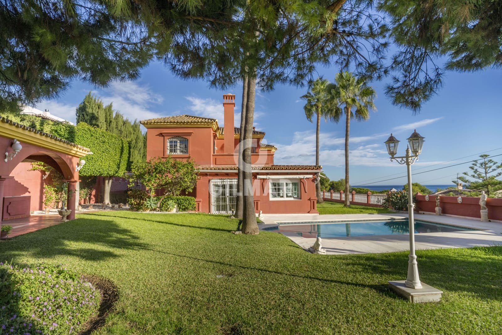 7 bedroom Villa for sale in Estepona with pool garage - € 3,800,000 (Ref: 9205987)