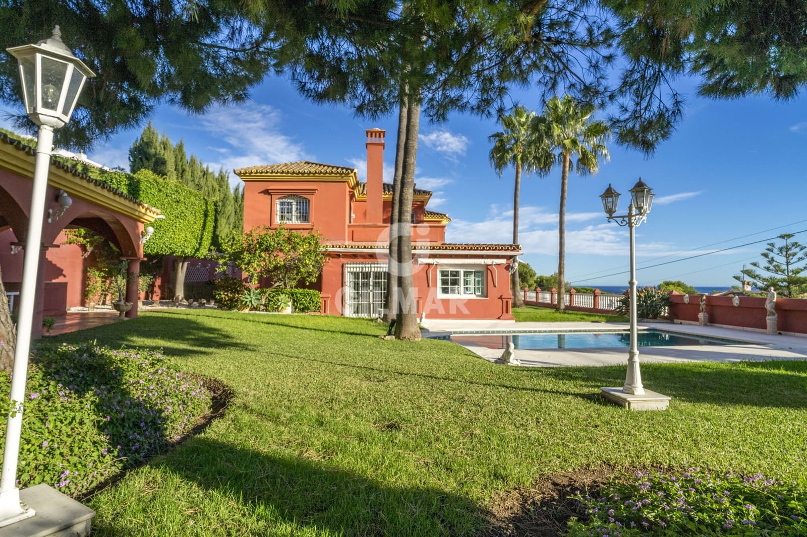 7 bedroom Villa for sale in Estepona with pool garage - € 3,800,000 (Ref: 9205987)