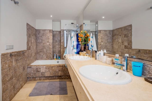 3 soveværelse Penthouse til salg i Los Flamingos, Benahavís med swimmingpool - € 1.075.000 (Ref: 9205988)