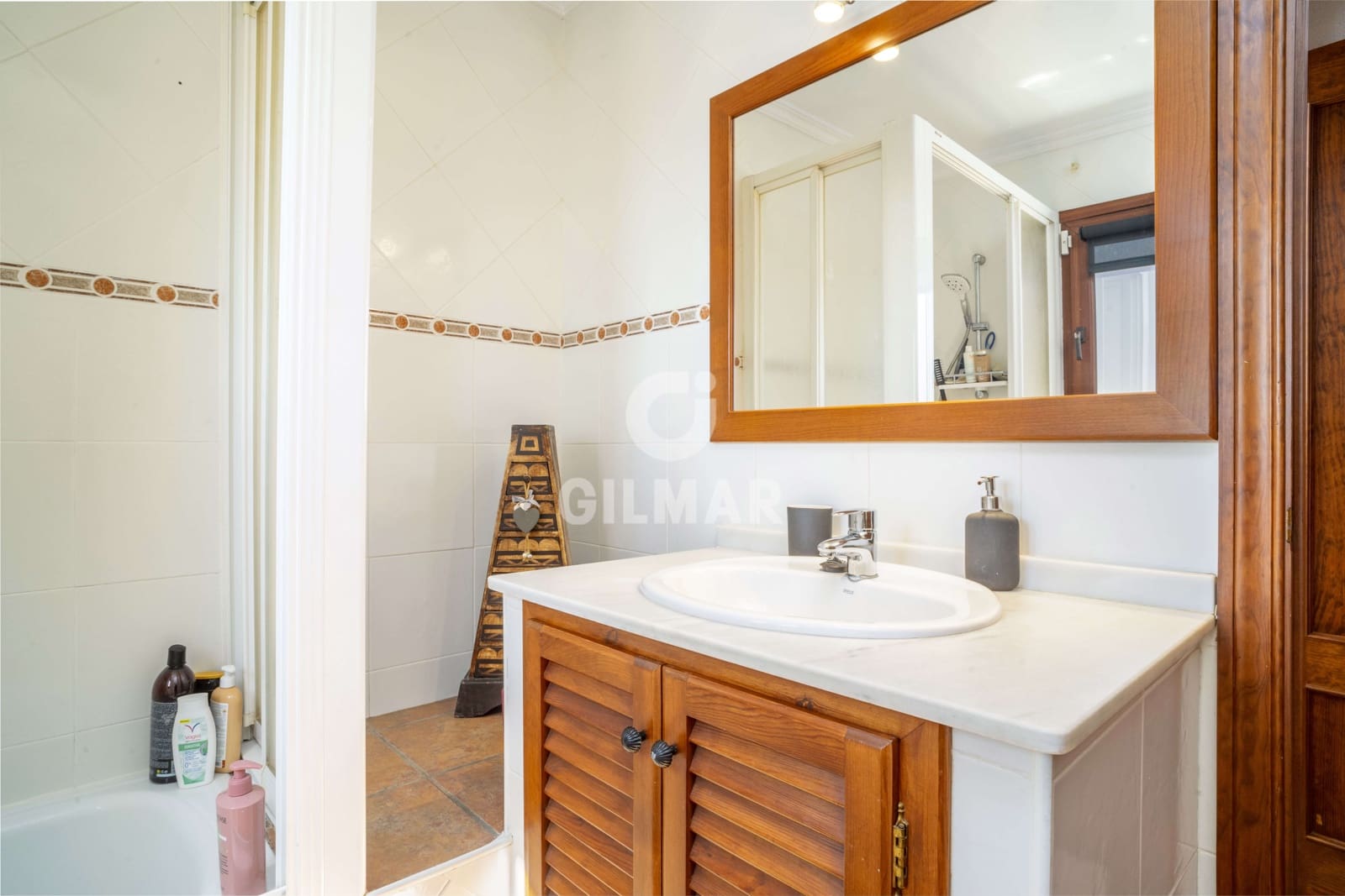 3 soveværelse Semi-Rækkehus til salg i Casares med swimmingpool - € 1.250.000 (Ref: 9205992)