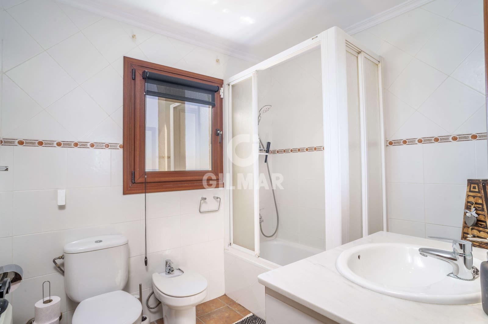 3 soveværelse Semi-Rækkehus til salg i Casares med swimmingpool - € 1.250.000 (Ref: 9205992)