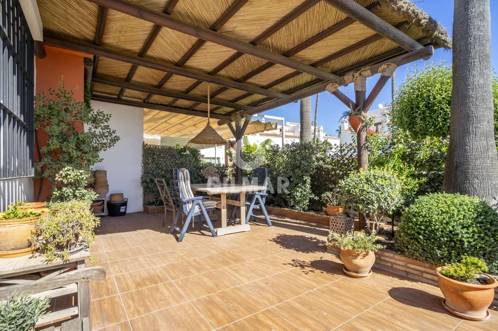 3 soveværelse Semi-Rækkehus til salg i Casares med swimmingpool - € 1.250.000 (Ref: 9205992)