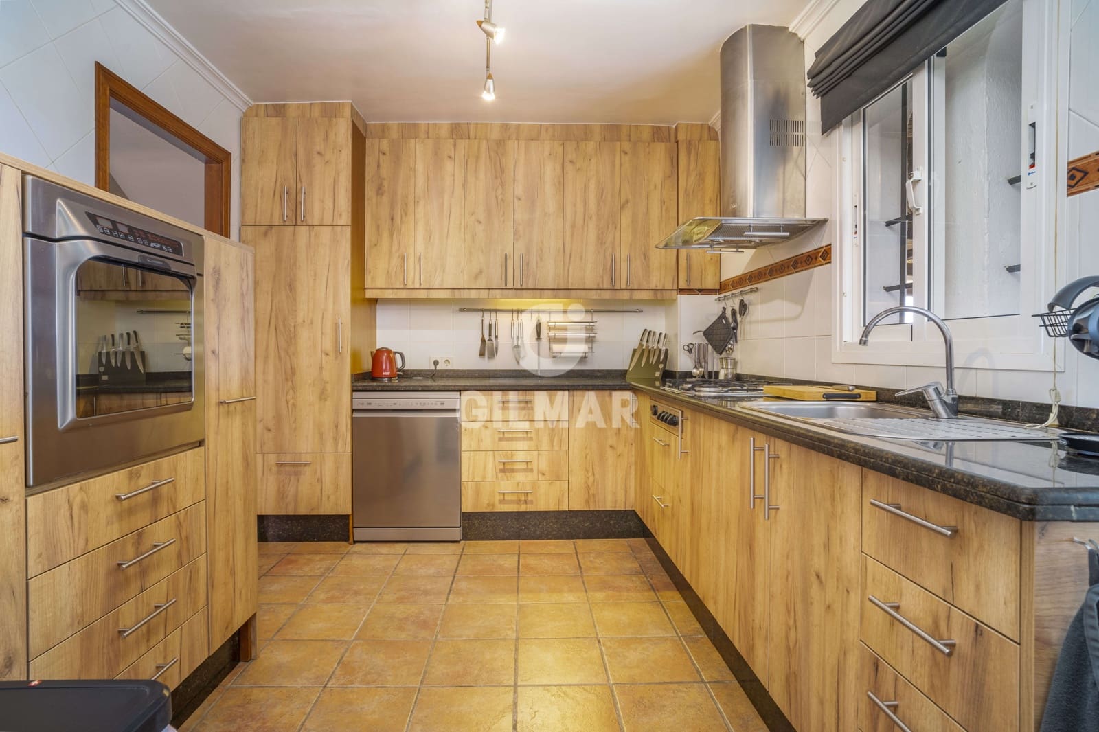 3 soveværelse Semi-Rækkehus til salg i Casares med swimmingpool - € 1.250.000 (Ref: 9205992)