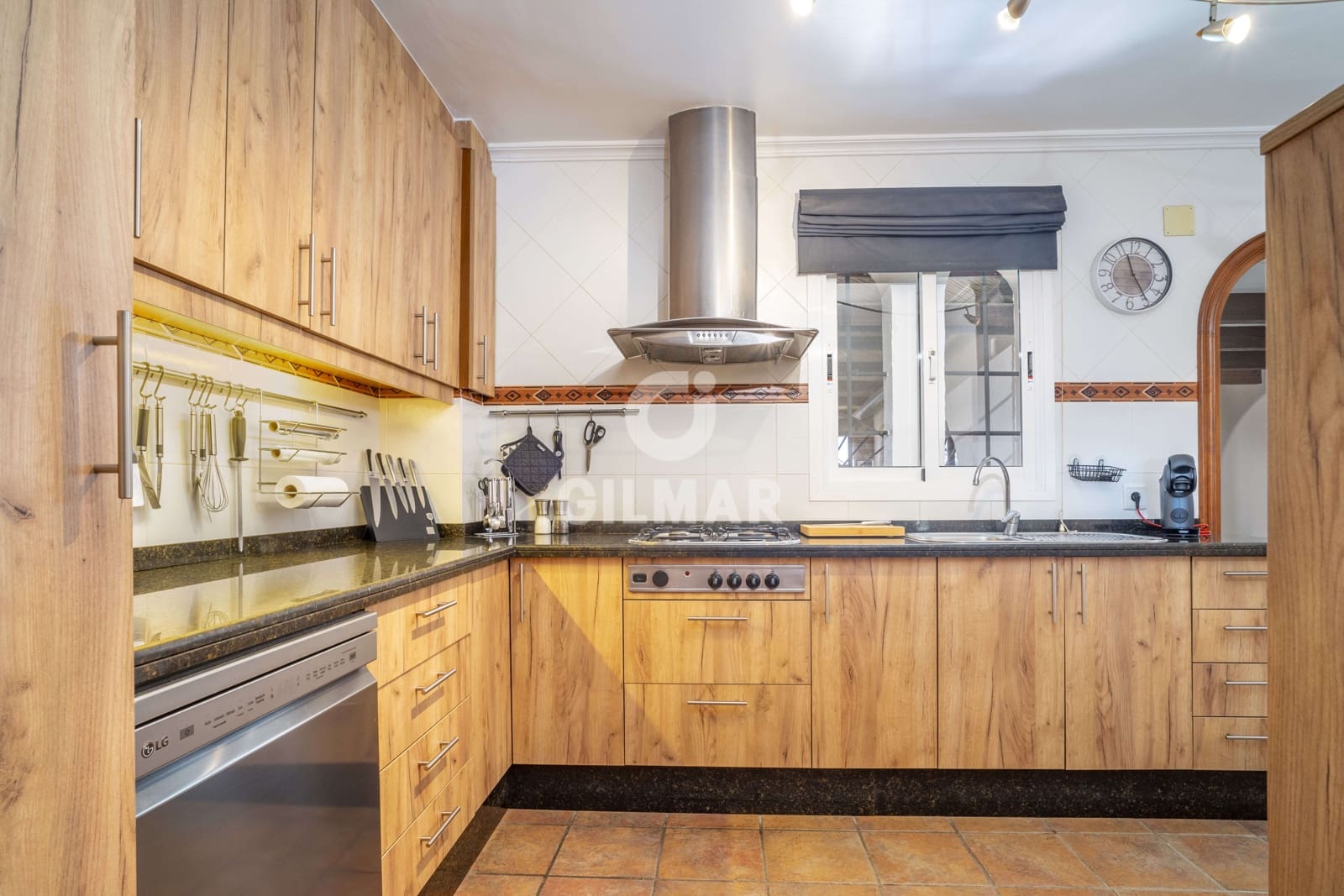 3 soveværelse Semi-Rækkehus til salg i Casares med swimmingpool - € 1.250.000 (Ref: 9205992)