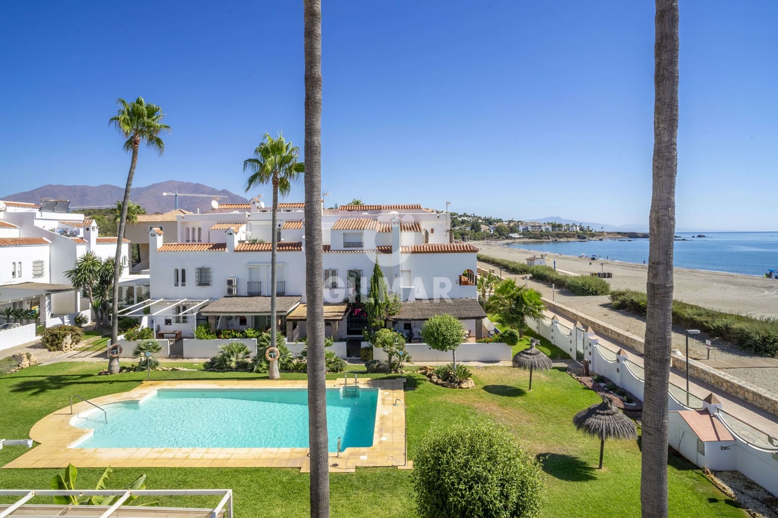 3 soveværelse Semi-Rækkehus til salg i Casares med swimmingpool - € 1.250.000 (Ref: 9205992)