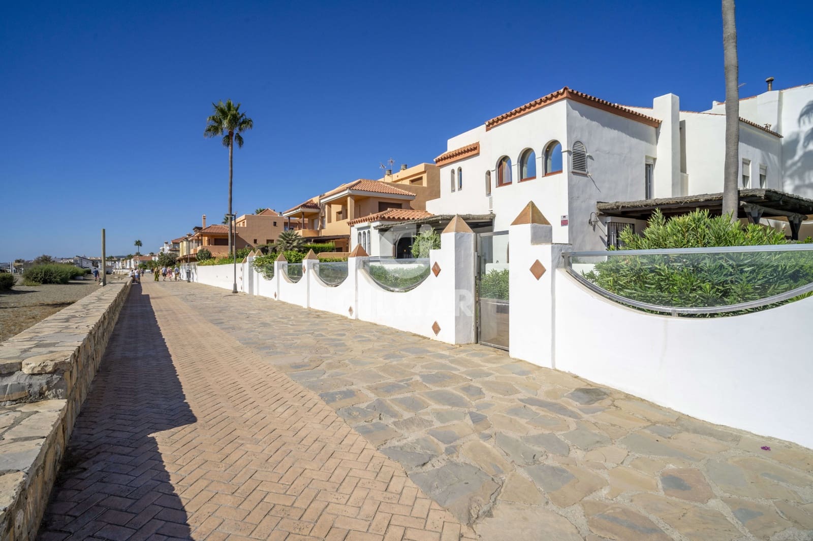 3 soveværelse Semi-Rækkehus til salg i Casares med swimmingpool - € 1.250.000 (Ref: 9205992)