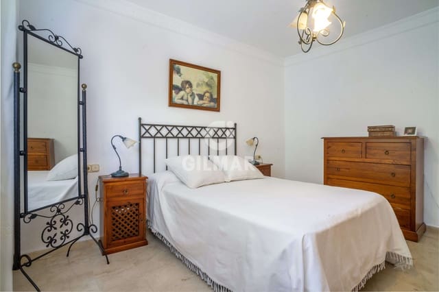 3 soveværelse Villa til salg i Las Lomas, Estepona med swimmingpool garage - € 1.075.000 (Ref: 9205993)