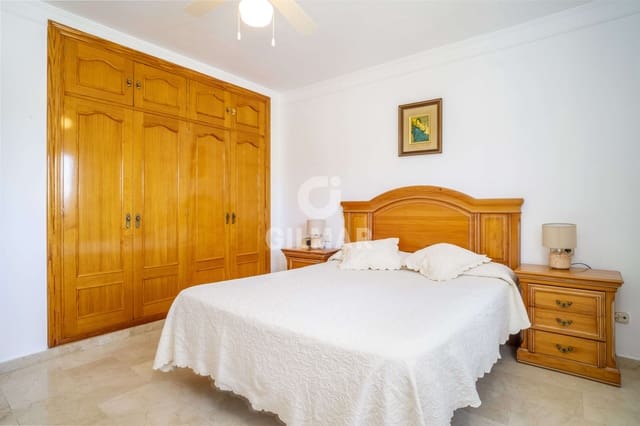 3 soveværelse Villa til salg i Las Lomas, Estepona med swimmingpool garage - € 1.075.000 (Ref: 9205993)