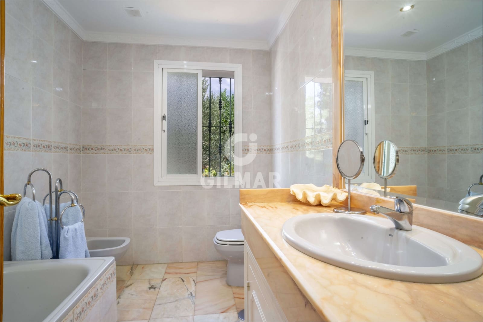 3 soverom Villa til salgs i Estepona med svømmebasseng garasje - € 1 075 000 (Ref: 9205993)