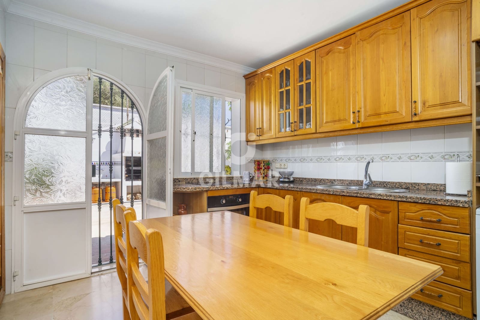 3 soverom Villa til salgs i Estepona med svømmebasseng garasje - € 1 075 000 (Ref: 9205993)