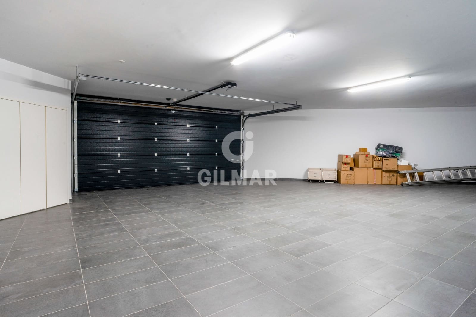 3 soveværelse Rækkehus til salg i Estepona med swimmingpool garage - € 3.450.000 (Ref: 9205995)